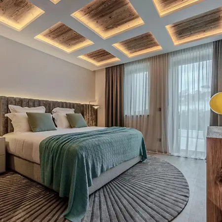 Comfortable 6 Bedrooms With Breathtaking View *